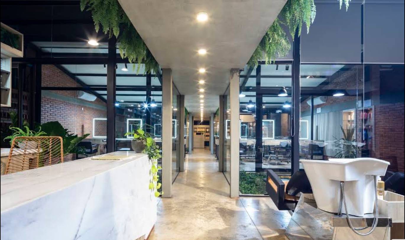 Díana Apodaca Salon