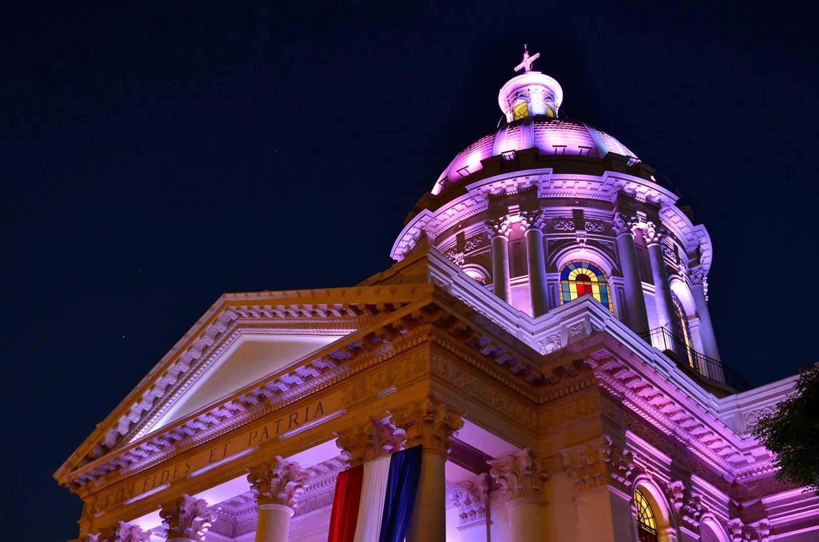 Oratorio Nuestra Señora de La Asunción y Panteón Nacional de Los Héroes