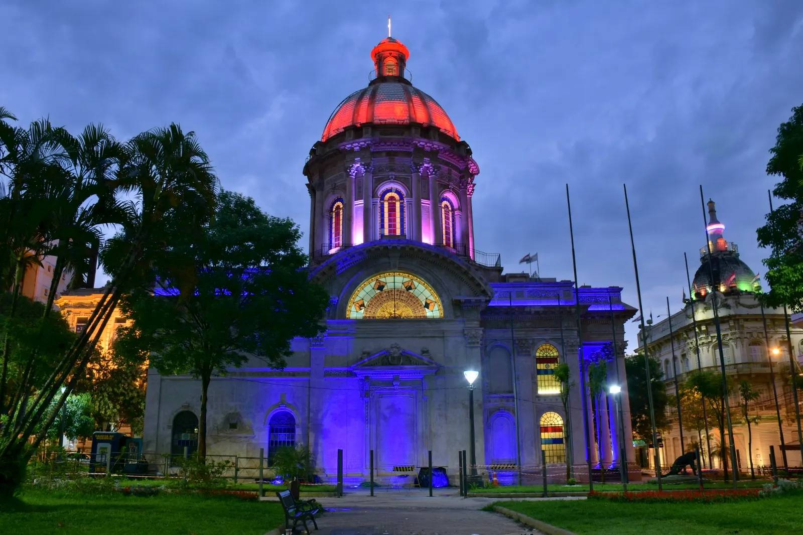 Oratorio Nuestra Señora de La Asunción y Panteón Nacional de Los Héroes